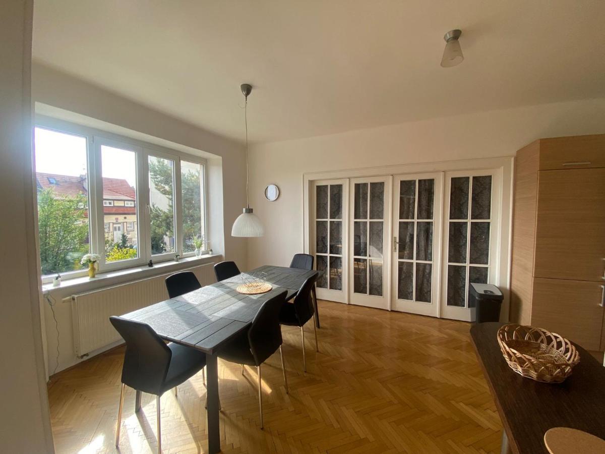 Vila Malvazinky Prag Exteriör bild