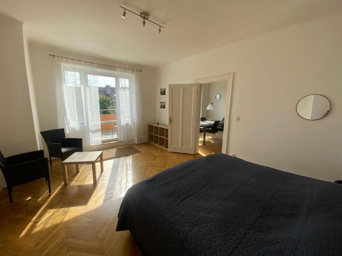 Vila Malvazinky Prag Exteriör bild