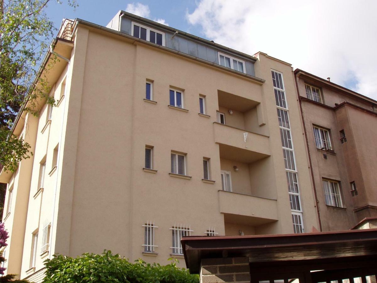 Vila Malvazinky Prag Exteriör bild